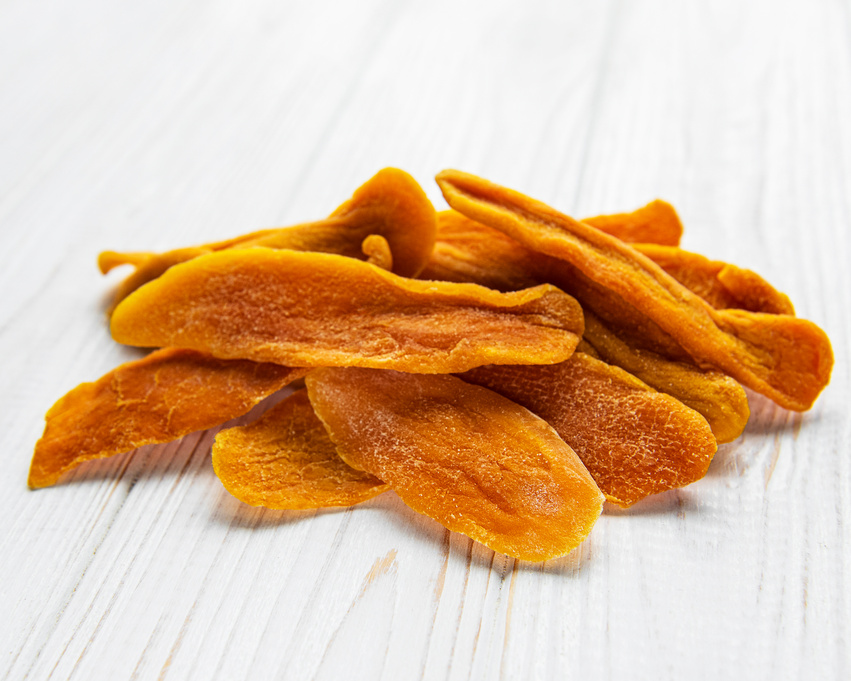 Dried mango slices